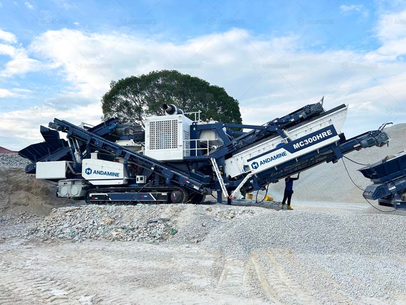 Mobile Stone Crusher Plant on Track for Road Construction Project
